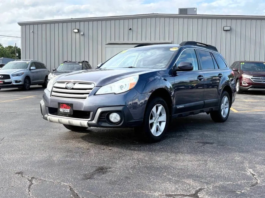 2014 Subaru Outback 2.5i Premium photo 1