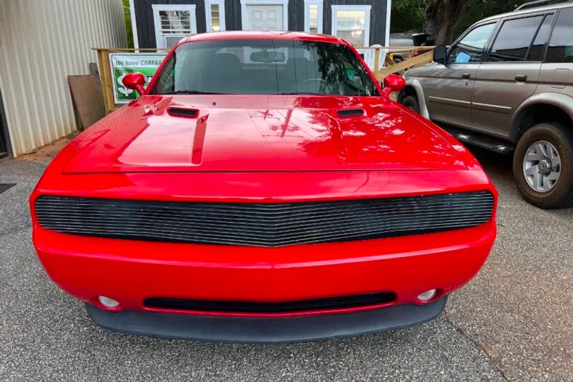 2014 Dodge Challenger SXT photo 1