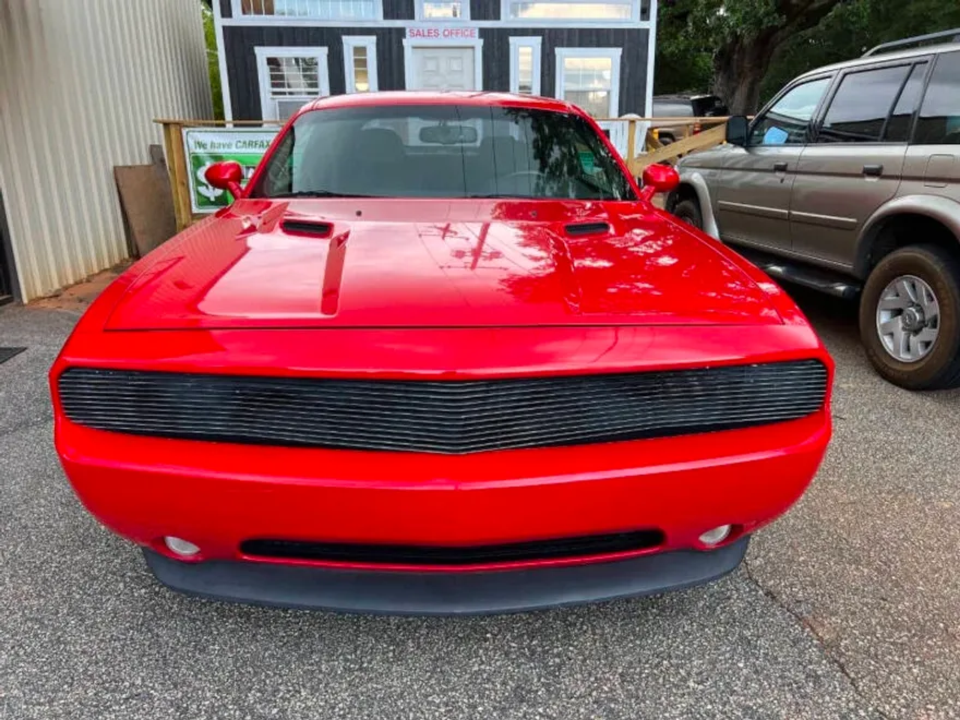 2014 Dodge Challenger SXT photo 1