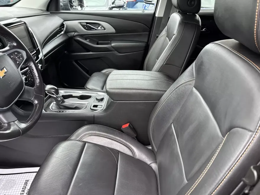 2021 Chevrolet Traverse photo 1