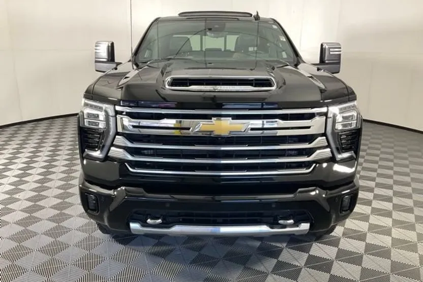 2024 Chevrolet Silverado 3500HD High Country photo 1