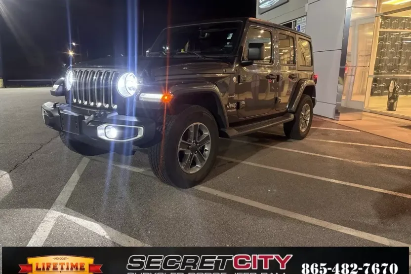 2021 Jeep Wrangler Unlimited Sahara photo 1