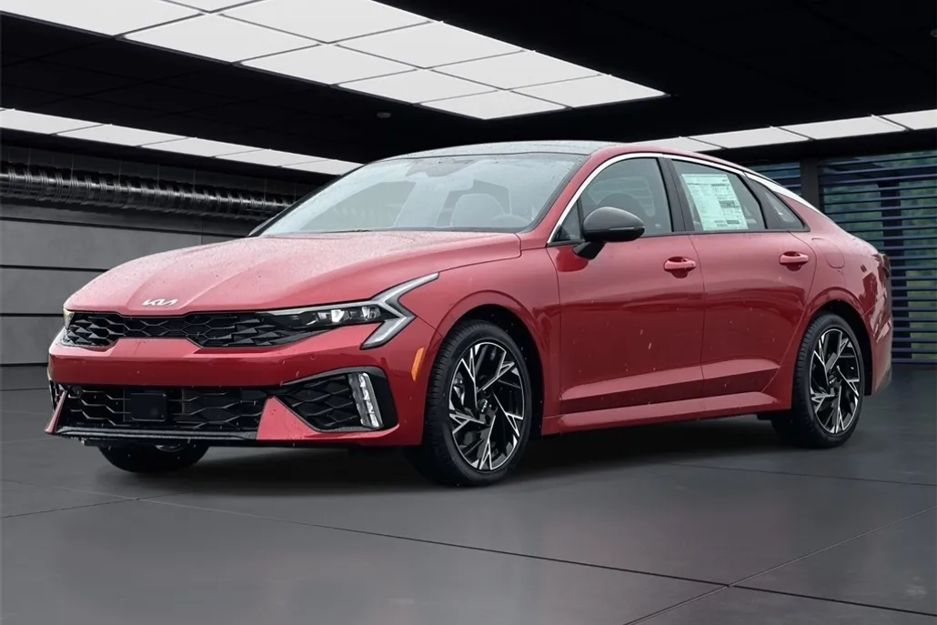 2025 Kia K5 GT-Line photo 1
