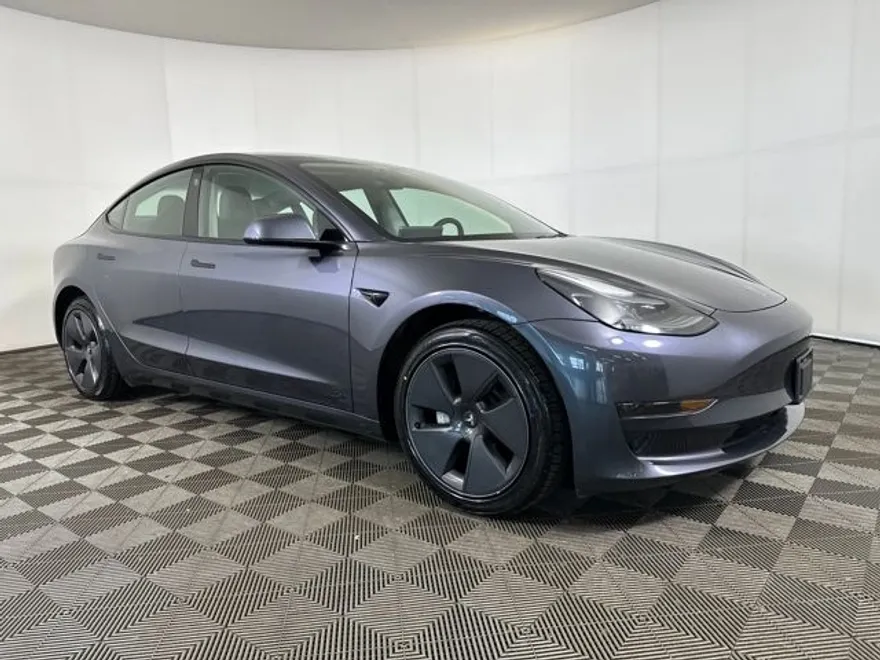 2023 Tesla Model 3 photo 1