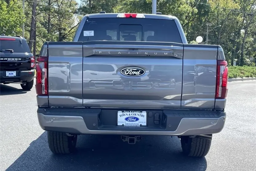 2025 Ford F-150 Platinum photo 1