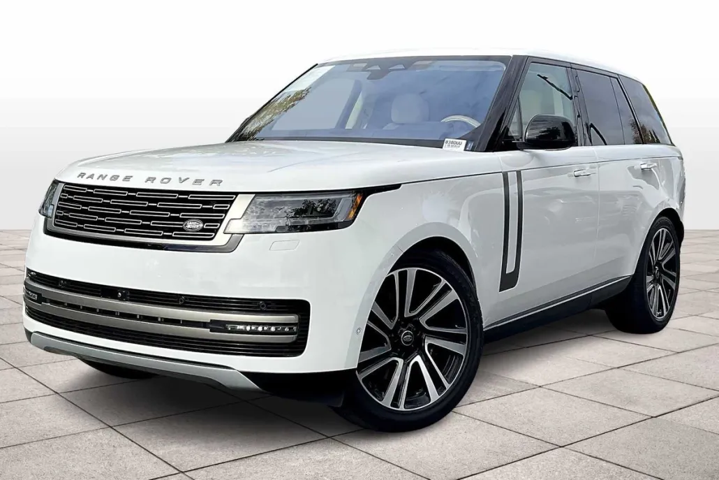 2023 Land Rover Range Rover SE photo 1