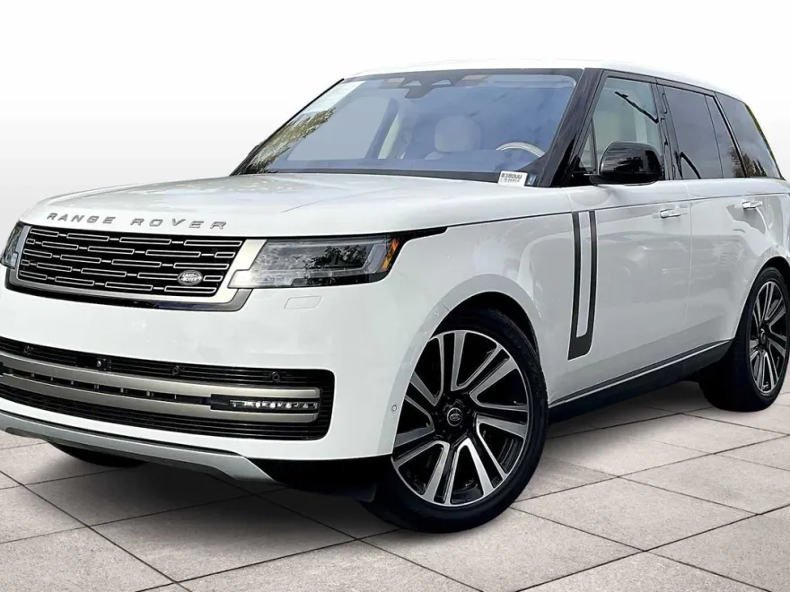 2023 Land Rover Range Rover SE photo 1