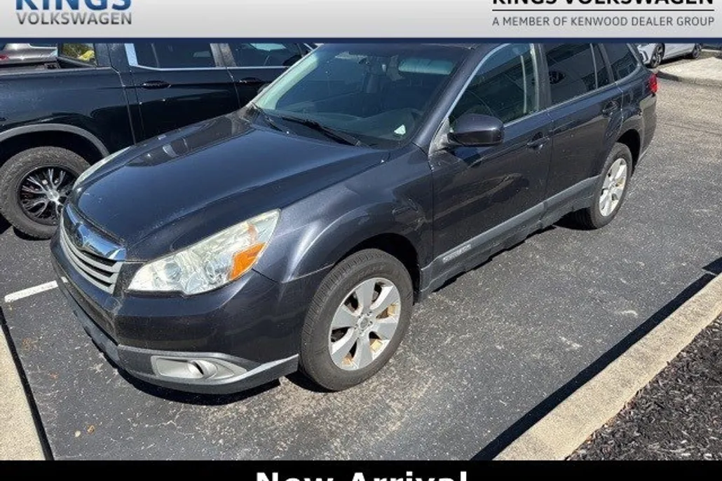 2011 Subaru Outback 2.5i Premium photo 1