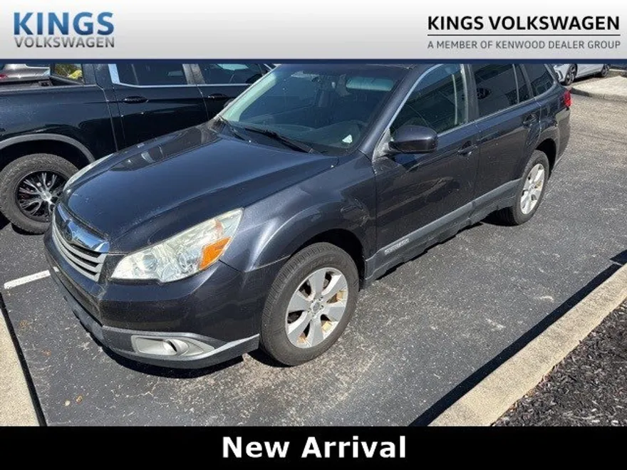 2011 Subaru Outback 2.5i Premium photo 1
