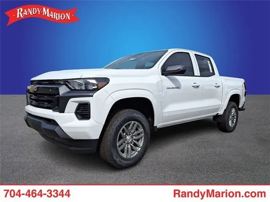 2025 Chevrolet Colorado Work Truck LT photo 1