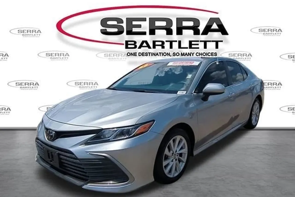 2023 Toyota Camry LE photo 1
