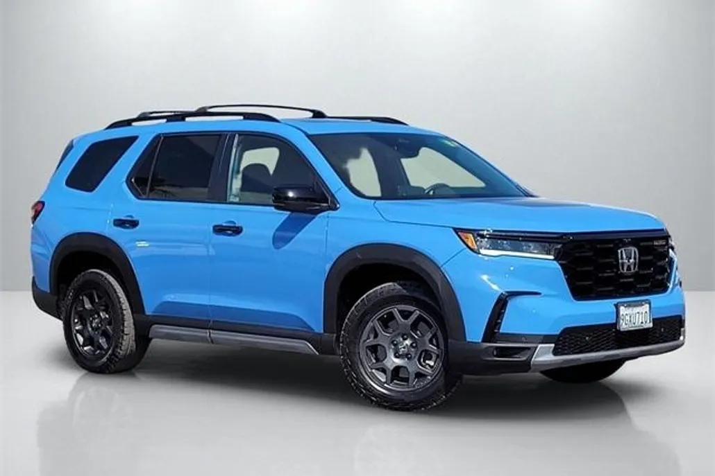 2023 Honda Pilot TrailSport photo 1