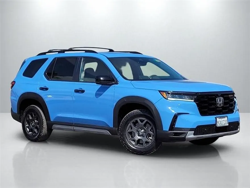 2023 Honda Pilot TrailSport photo 1