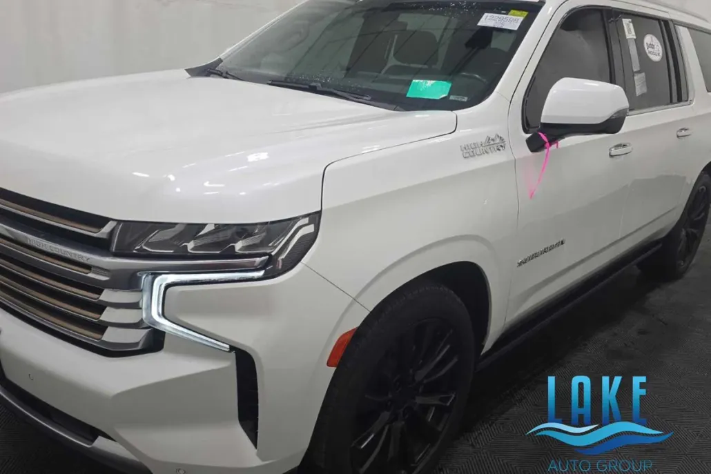 2021 Chevrolet Suburban High Country photo 1
