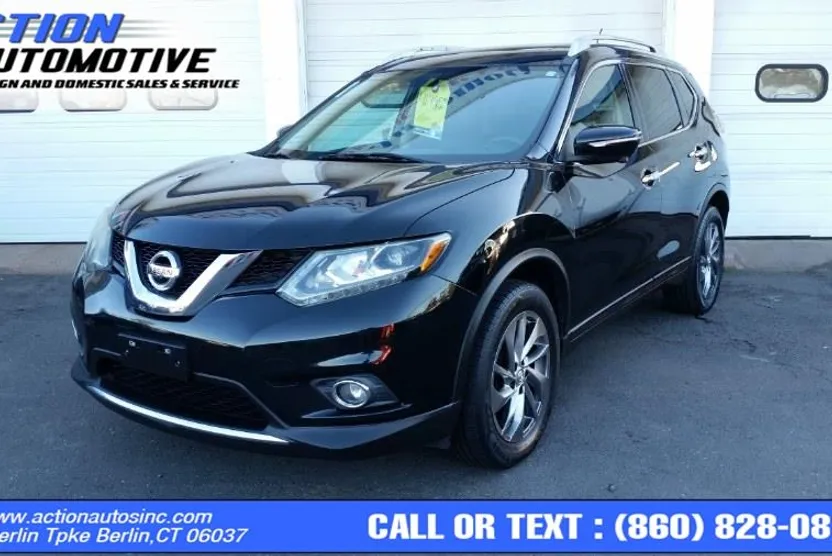 2015 Nissan Rogue SV photo 1