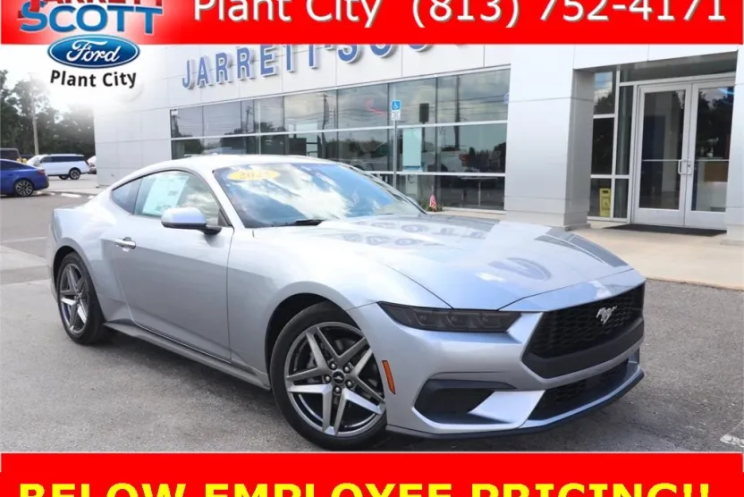 2025 Ford Mustang EcoBoost photo 1