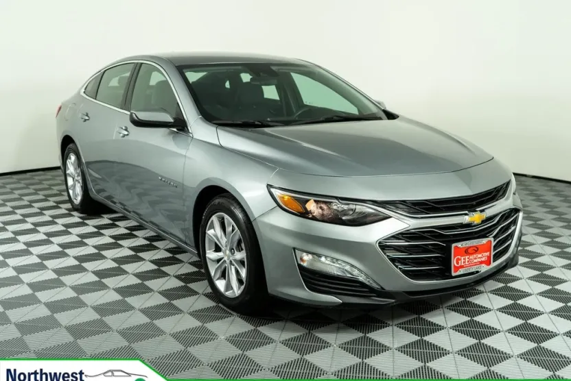 2023 Chevrolet Malibu 1LT photo 1