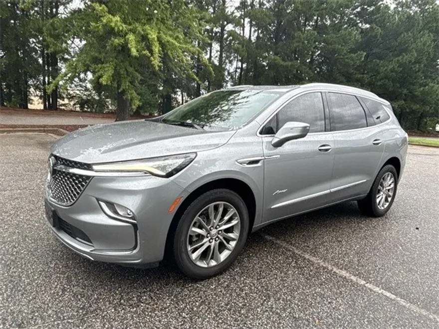 2023 Buick Enclave Avenir photo 1