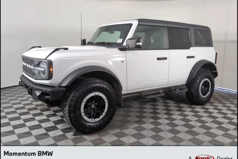 2024 Ford Bronco Badlands photo 1