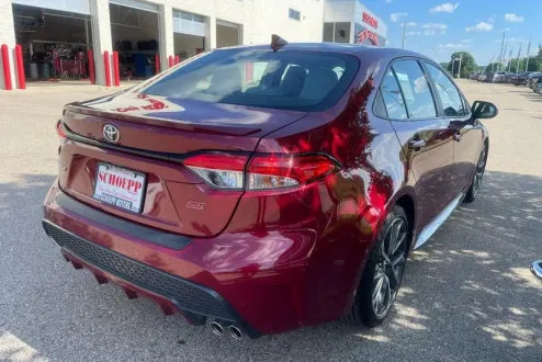 2022 Toyota Corolla SE photo 3