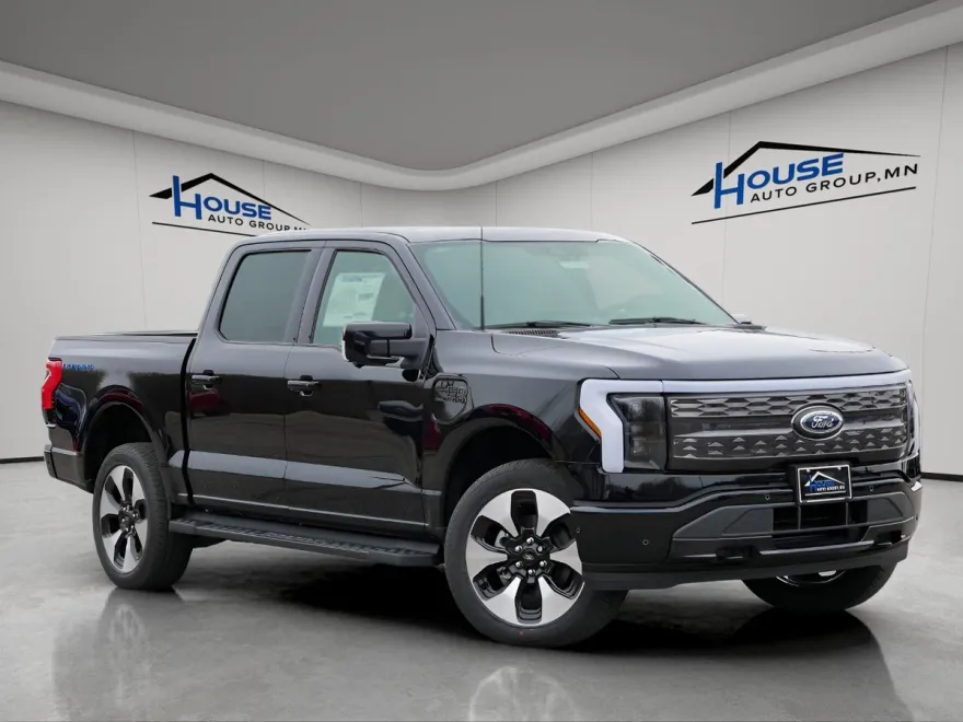 2023 Ford F-150 Lightning Platinum photo 1