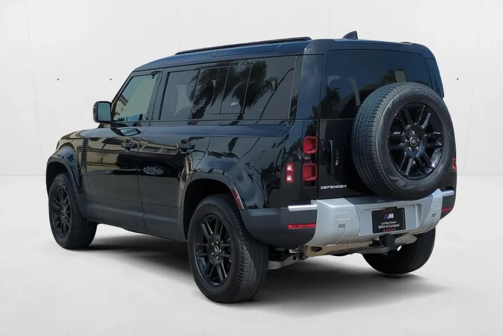 2024 Land Rover Defender 110 S photo 1