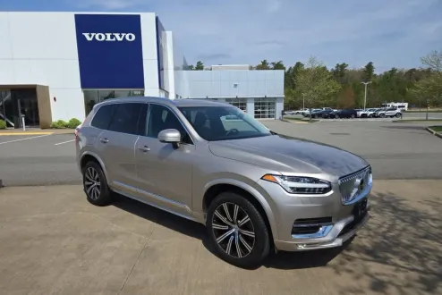 2023 Volvo XC90 AWD Plus photo 2