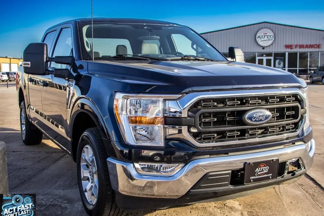 2022 Ford F-150 XLT photo 1