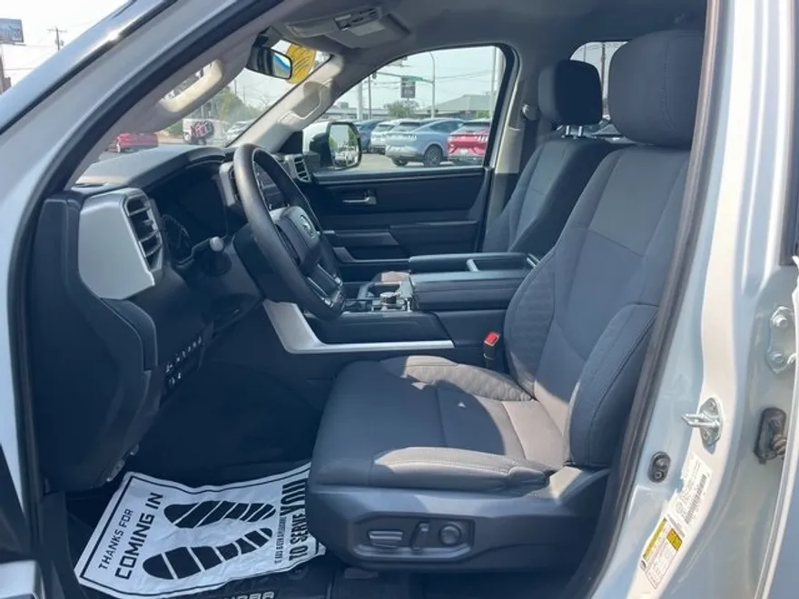 2023 Toyota Tundra SR5 TRD photo 1