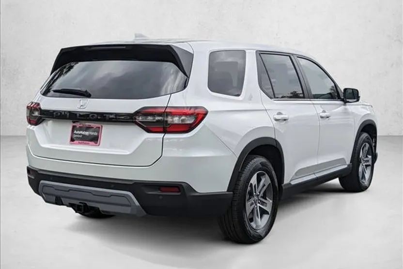 2025 Honda Pilot EX-L photo 1