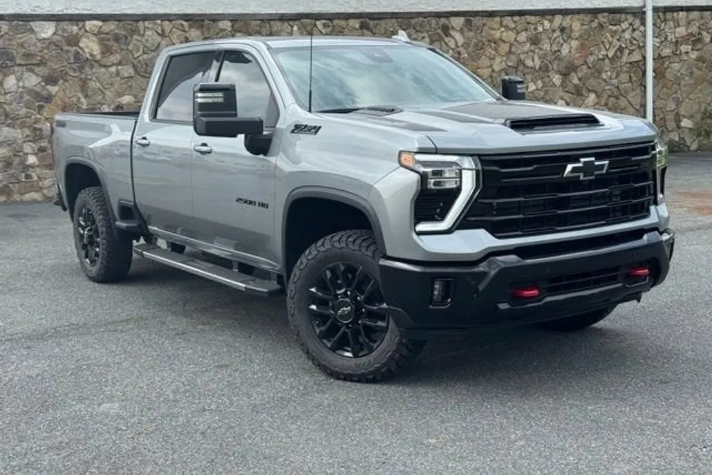 2025 Chevrolet Silverado 2500HD LTZ photo 1