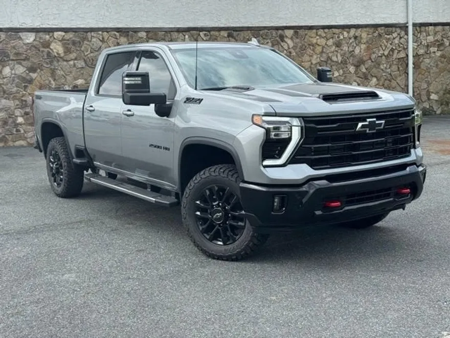 2025 Chevrolet Silverado 2500HD LTZ photo 1