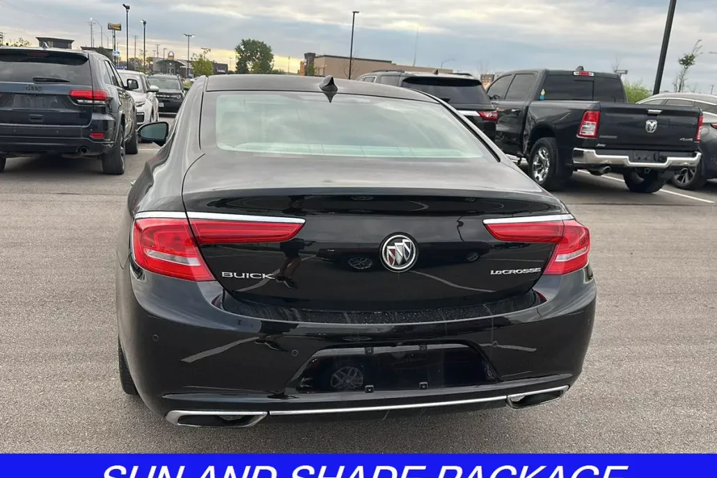 2017 Buick LaCrosse Essence photo 1
