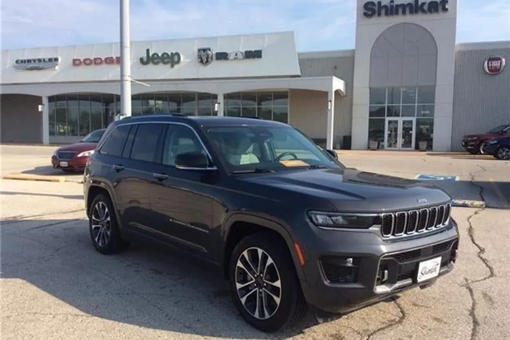 2022 Jeep Grand Cherokee Overland photo 1
