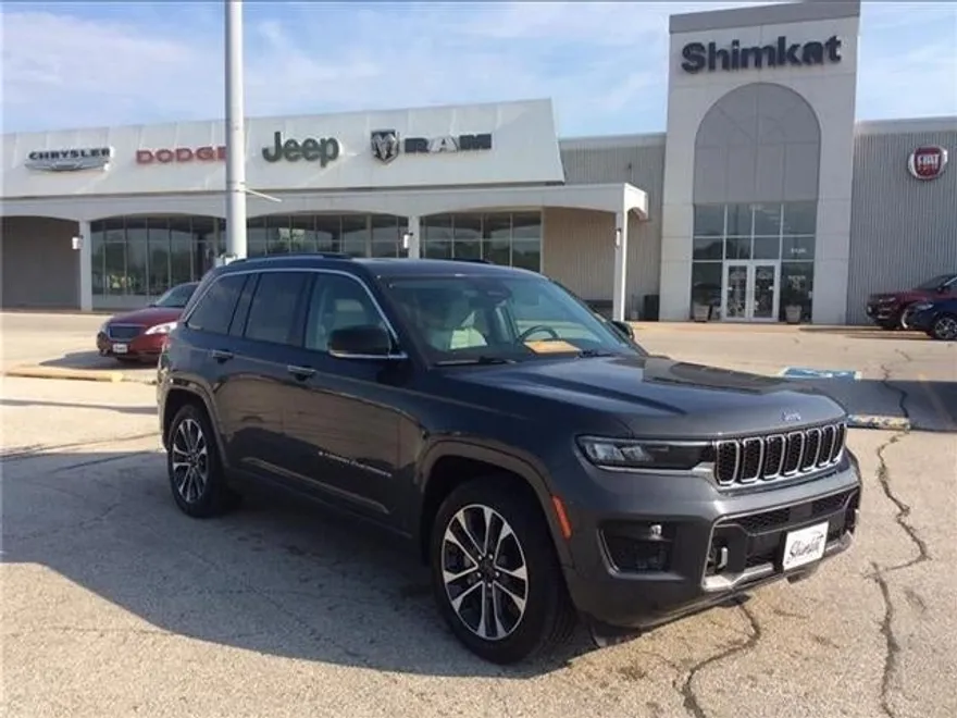 2022 Jeep Grand Cherokee Overland photo 1