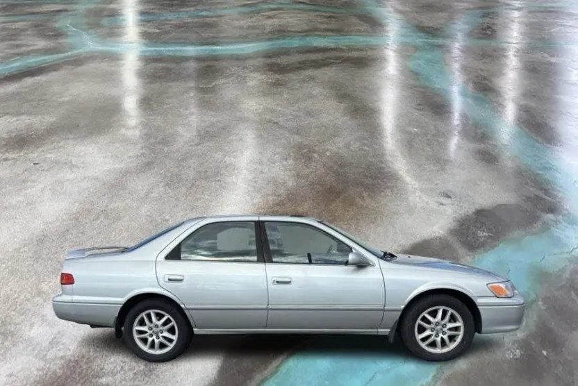 2000 Toyota Camry photo 1