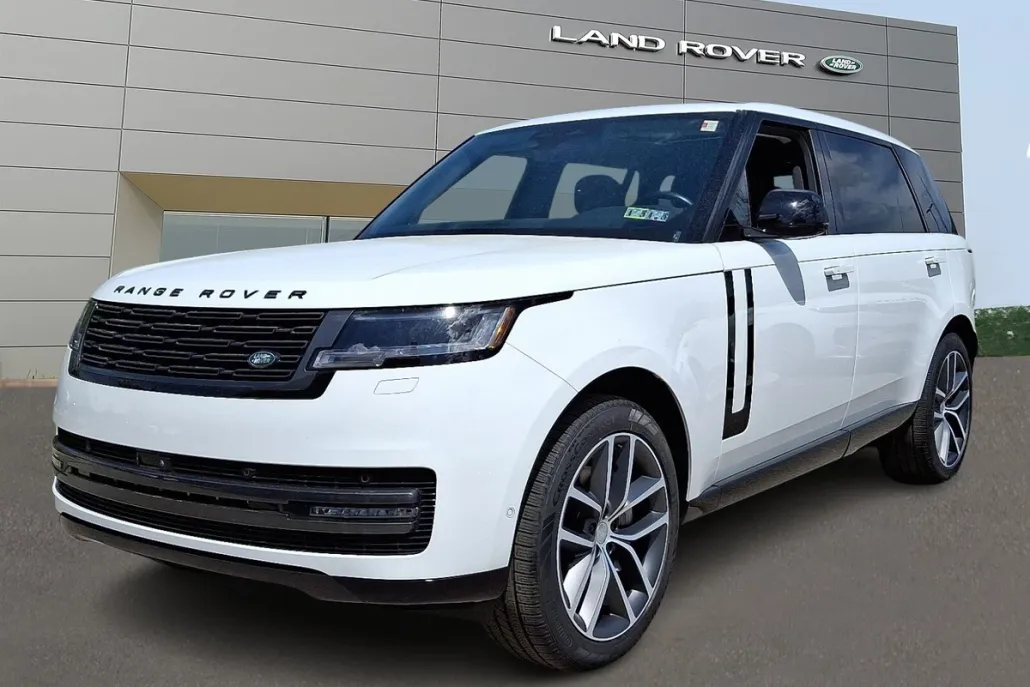 2024 Land Rover Range Rover SE photo 1