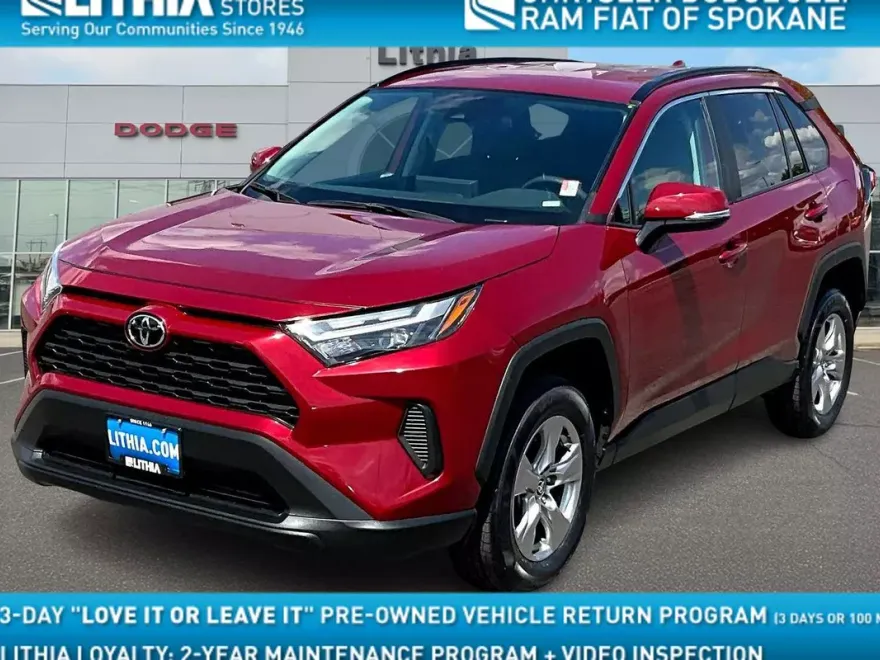 2023 Toyota RAV4 XLE photo 1