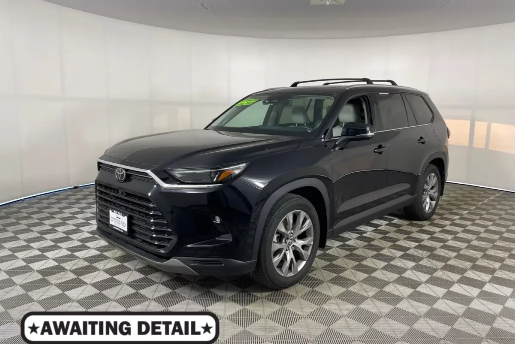 2024 Toyota Grand Highlander Limited photo 1