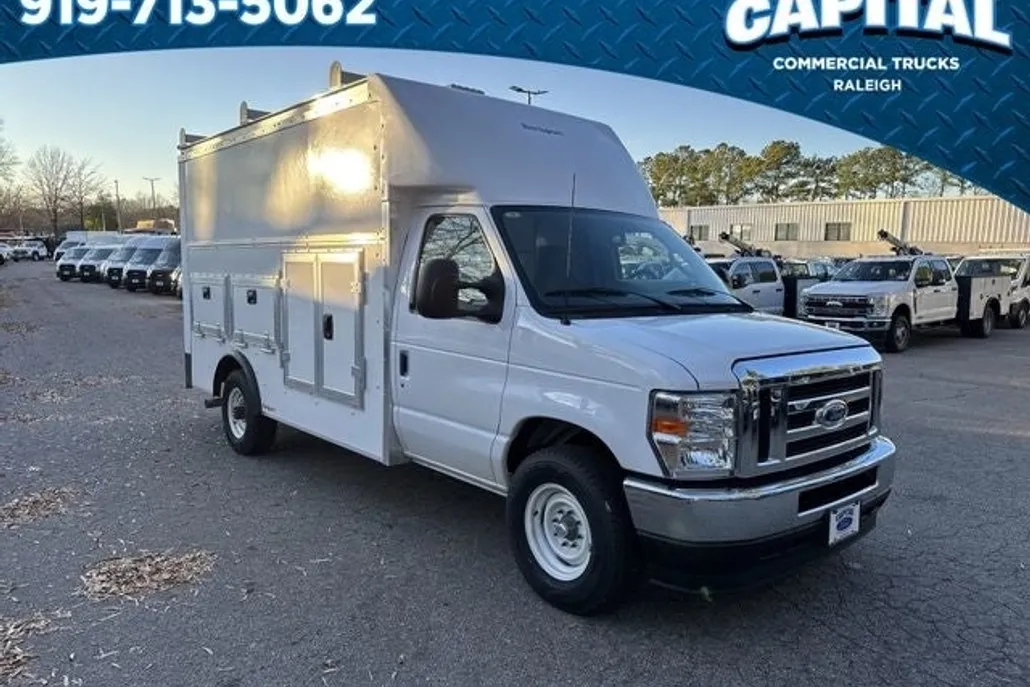 2025 Ford E-350 Base photo 1