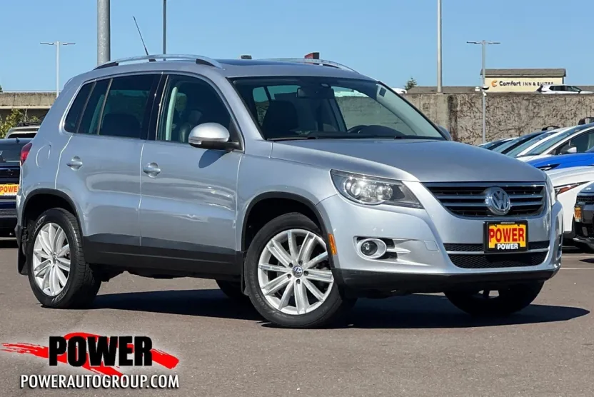2010 Volkswagen Tiguan SE photo 1