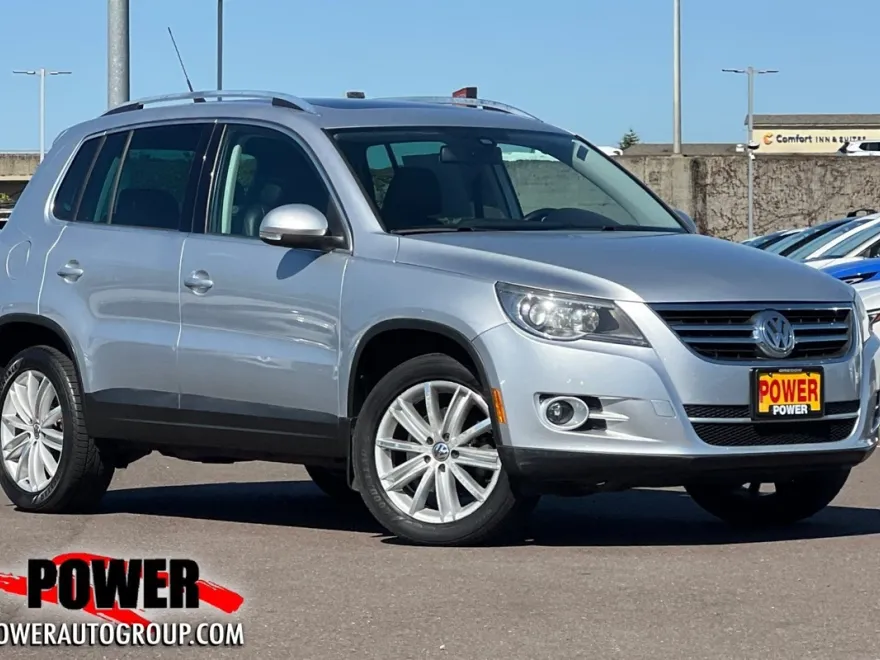 2010 Volkswagen Tiguan SE photo 1