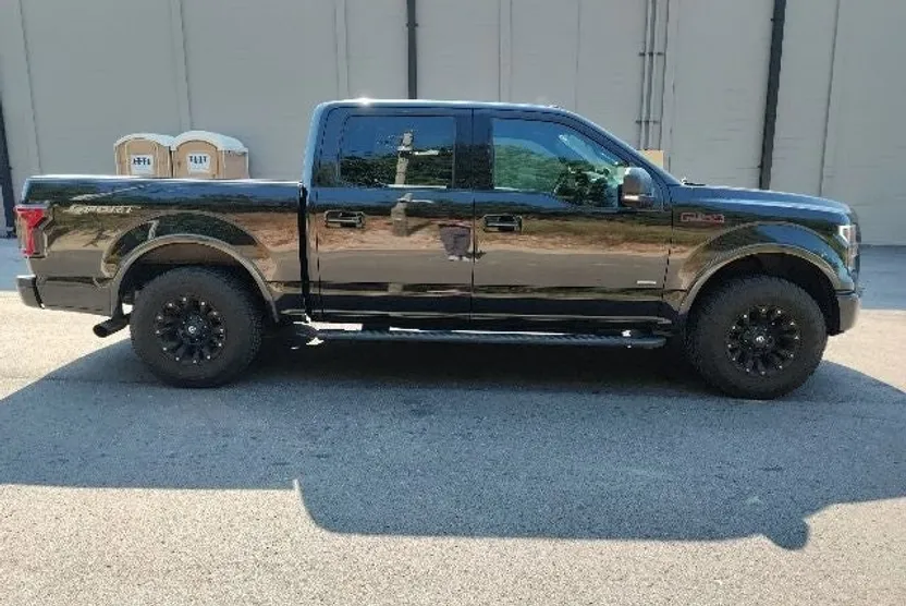 2015 Ford F-150 XLT photo 1