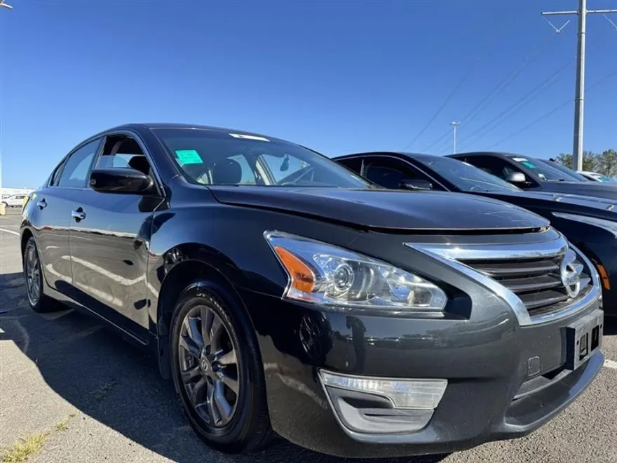 2015 Nissan Altima 2.5 S photo 1