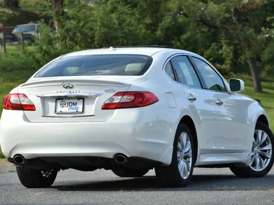 2011 Infiniti M37 X photo 1