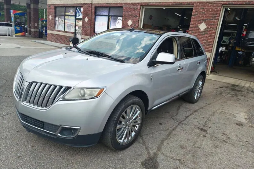 2011 Lincoln MKX photo 1
