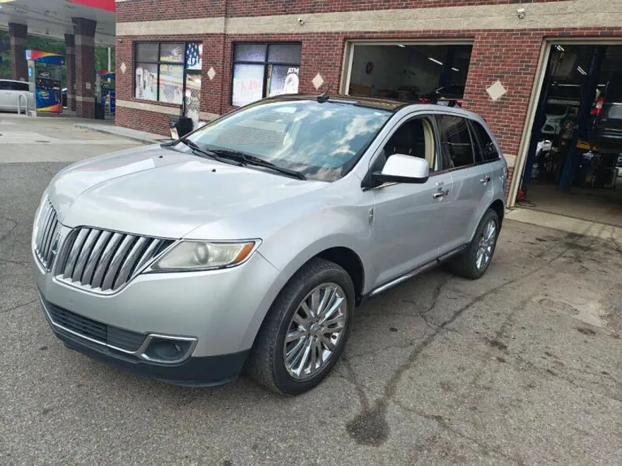 2011 Lincoln MKX photo 1