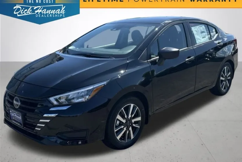 2025 Nissan Versa 1.6 S photo 1
