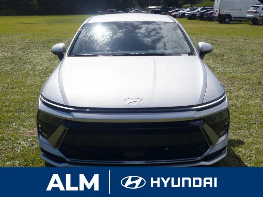2025 Hyundai Sonata Hybrid SEL photo 1