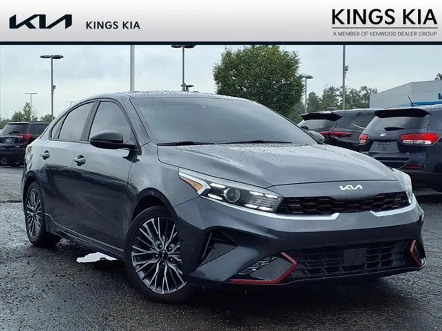 2022 Kia Forte GT-Line photo 1
